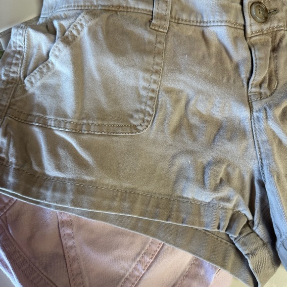 VINTAGE Hollister Women's Shorts - Light Pink, Olive Green, Khaki - Picture 10 of 12